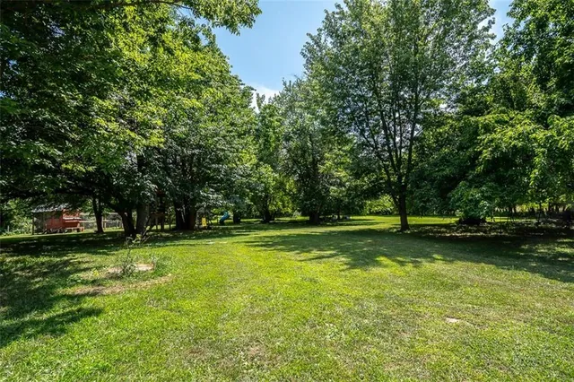 $630,000 | 4006 Thomas Road, Wellsville, KS 66092