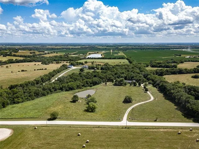 $630,000 | 4006 Thomas Road, Wellsville, KS 66092