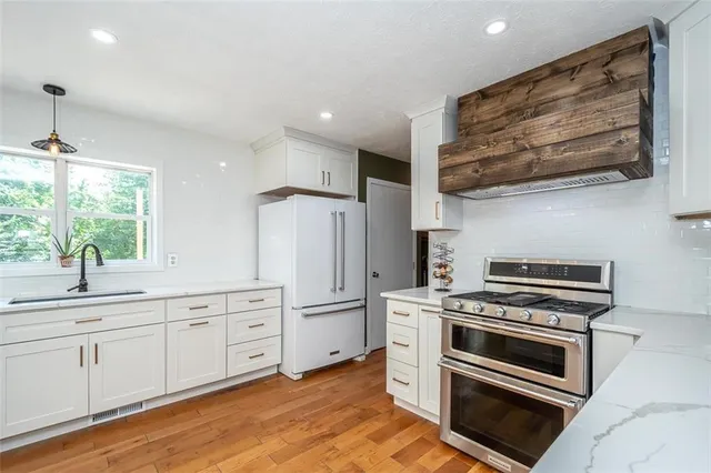 $630,000 | 4006 Thomas Road, Wellsville, KS 66092