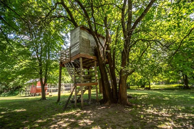 $630,000 | 4006 Thomas Road, Wellsville, KS 66092