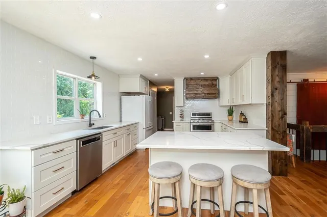 $630,000 | 4006 Thomas Road, Wellsville, KS 66092