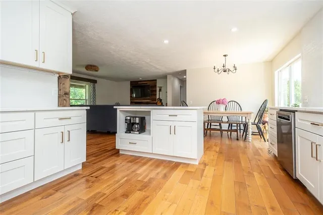 $630,000 | 4006 Thomas Road, Wellsville, KS 66092