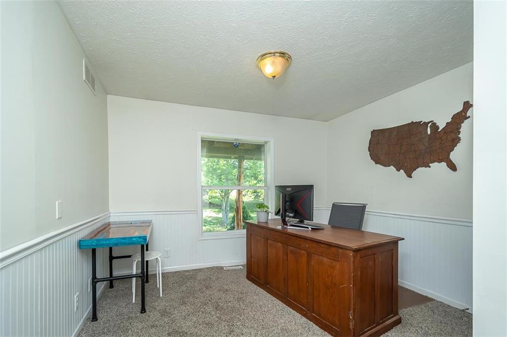 4006 Thomas Road Wellsville, KS 66092 - Photo 9 of 33