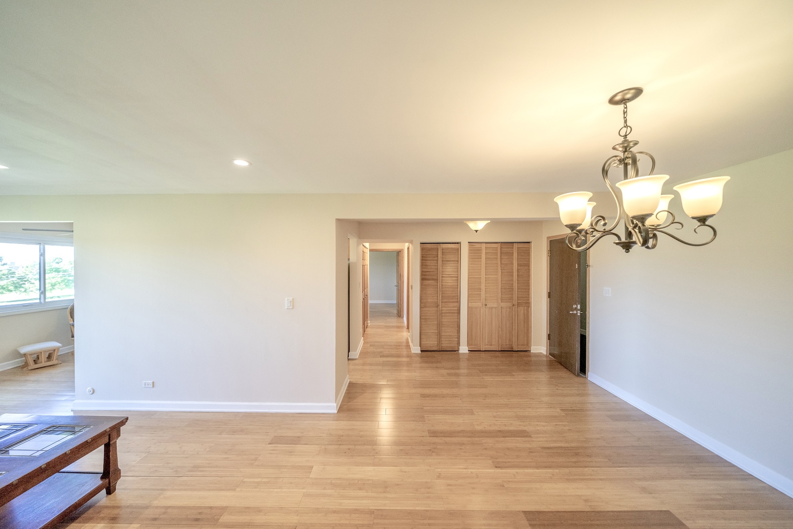 625 West Huntington Commons Road, Unit 317 Mount Prospect, IL 60056 - Photo 9 of 45