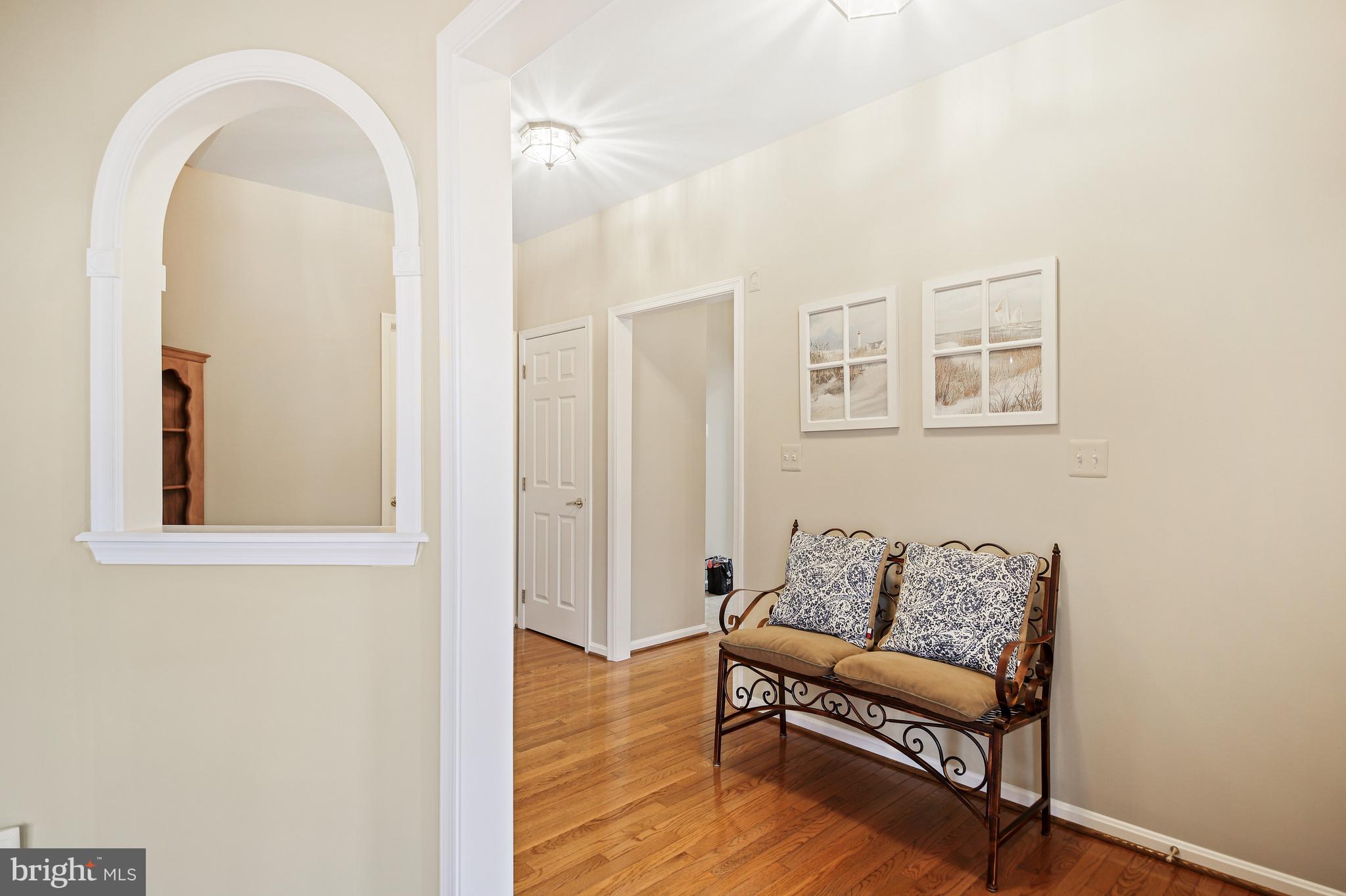 13558 Ryton Ridge Lane Gainesville, VA 20155 - Photo 7 of 63 Entrance foyer with beautiful hardwoods.