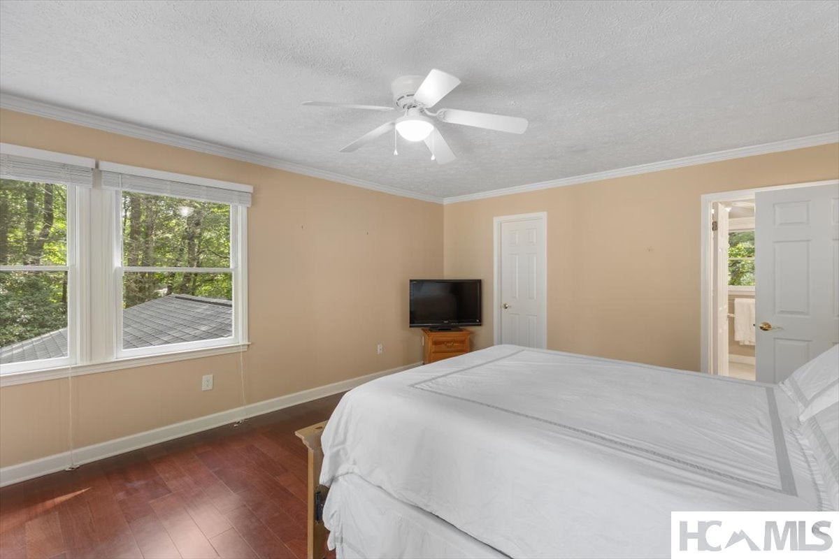 341 Trays Island Road Sapphire, NC 28774 - Photo 48 of 64 Gallery Image 48