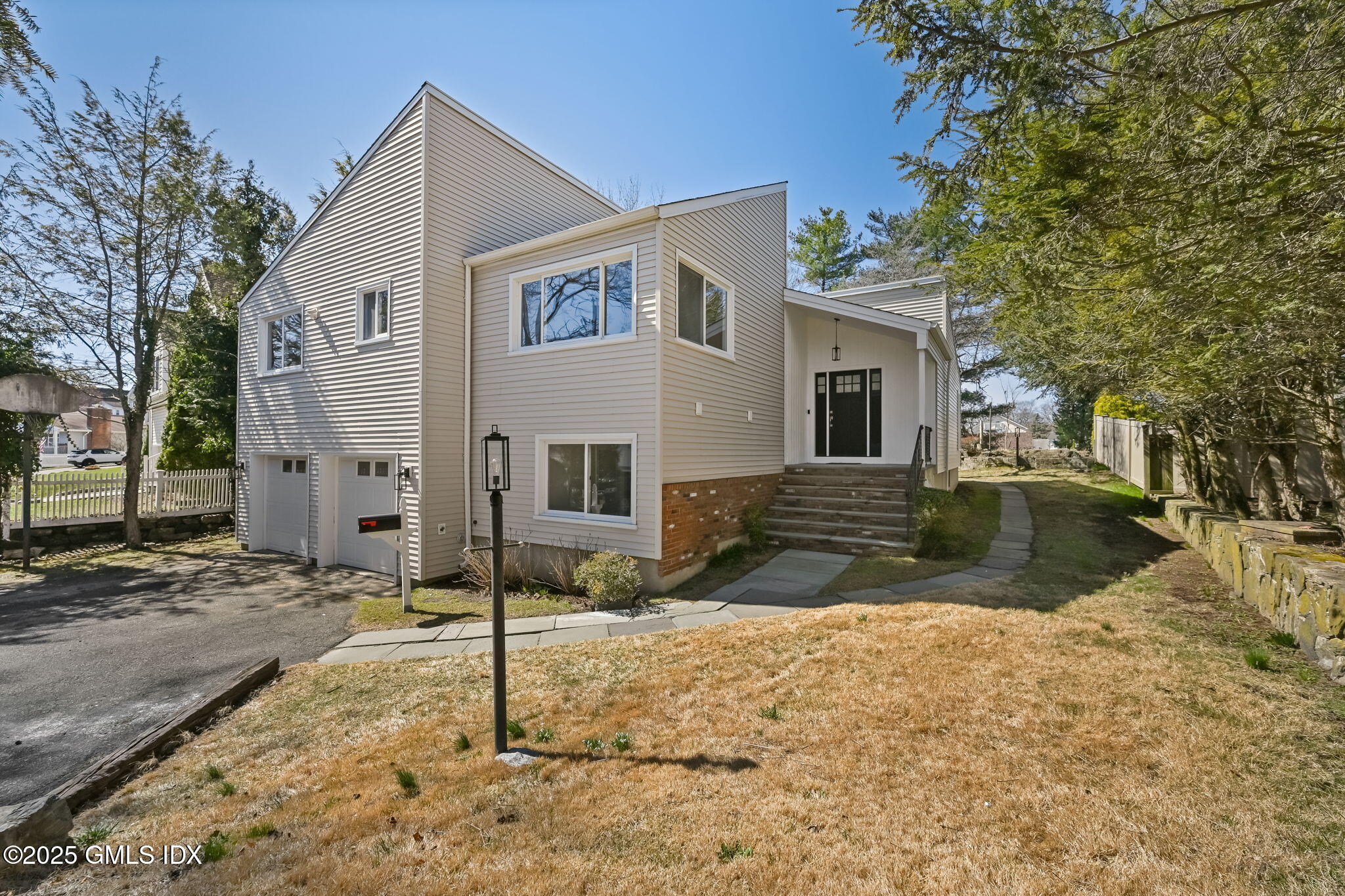 24 Rippowam Road Cos Cob, CT 06807 - Photo 2 of 53 55-web-or-mls-24-rippowam-rd