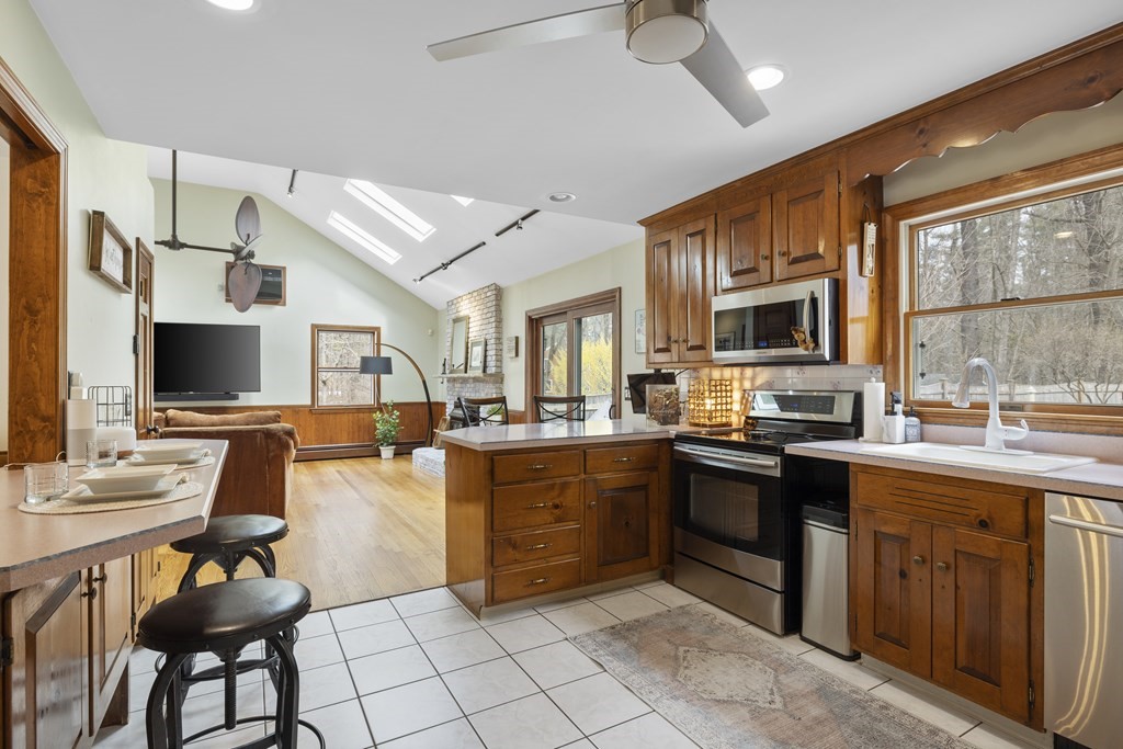 270 Middleton Road Boxford, MA 01921 - Photo 39 of 40 a large kitchen with cabinets
