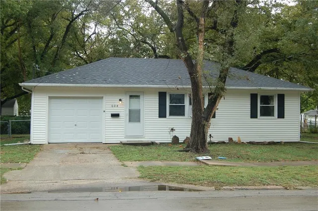 $107,000 | 604 South Orchard Street, Clinton, MO 64735