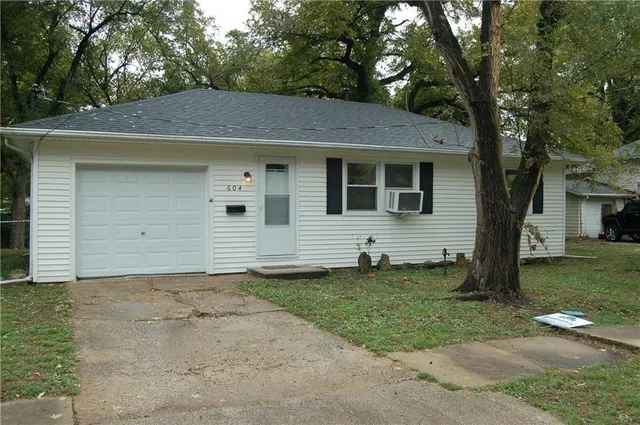 $107,000 | 604 South Orchard Street, Clinton, MO 64735