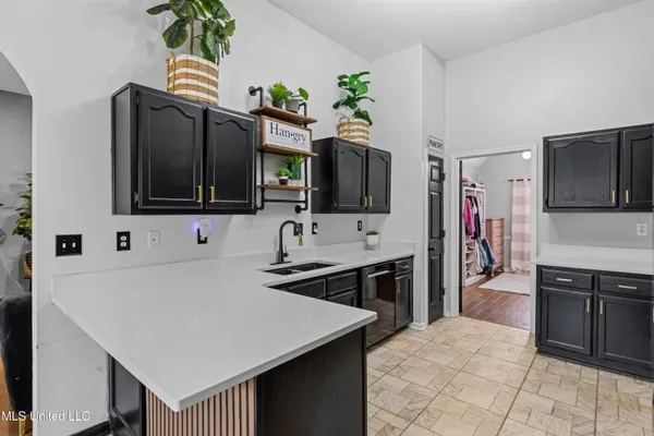 $325,000 | 10009 Lacy Drive, Olive Branch, MS 38654