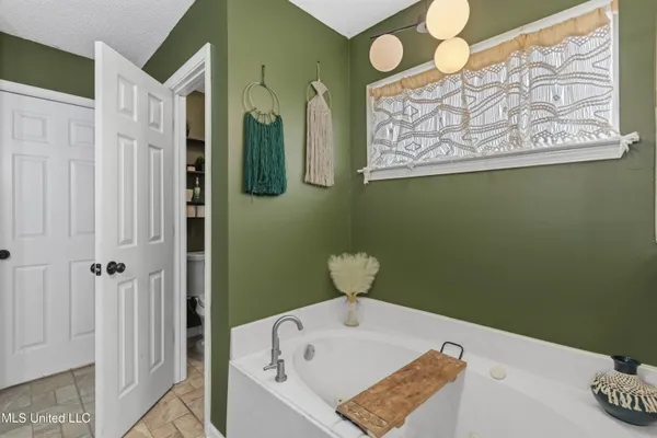 $325,000 | 10009 Lacy Drive, Olive Branch, MS 38654