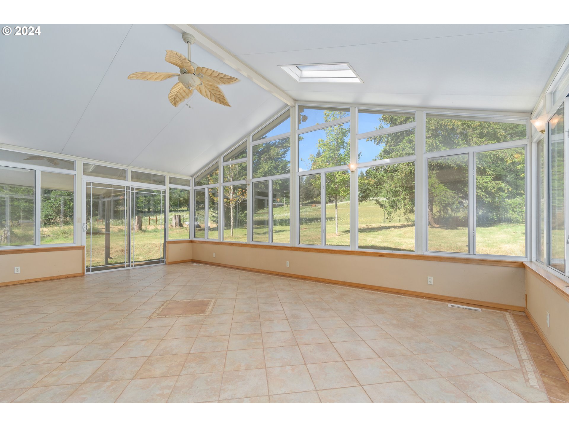 89584 Demming Road Elmira, OR 97437 - Photo 11 of 32 a view of an empty room with a window