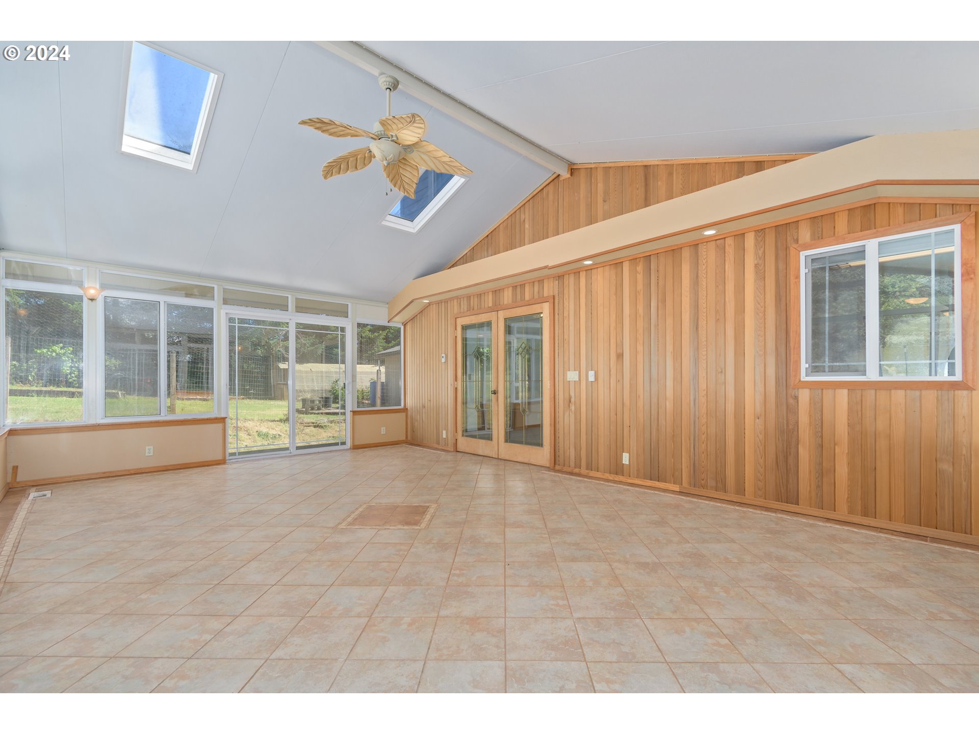 89584 Demming Road Elmira, OR 97437 - Photo 12 of 32 view of an empty room with a window