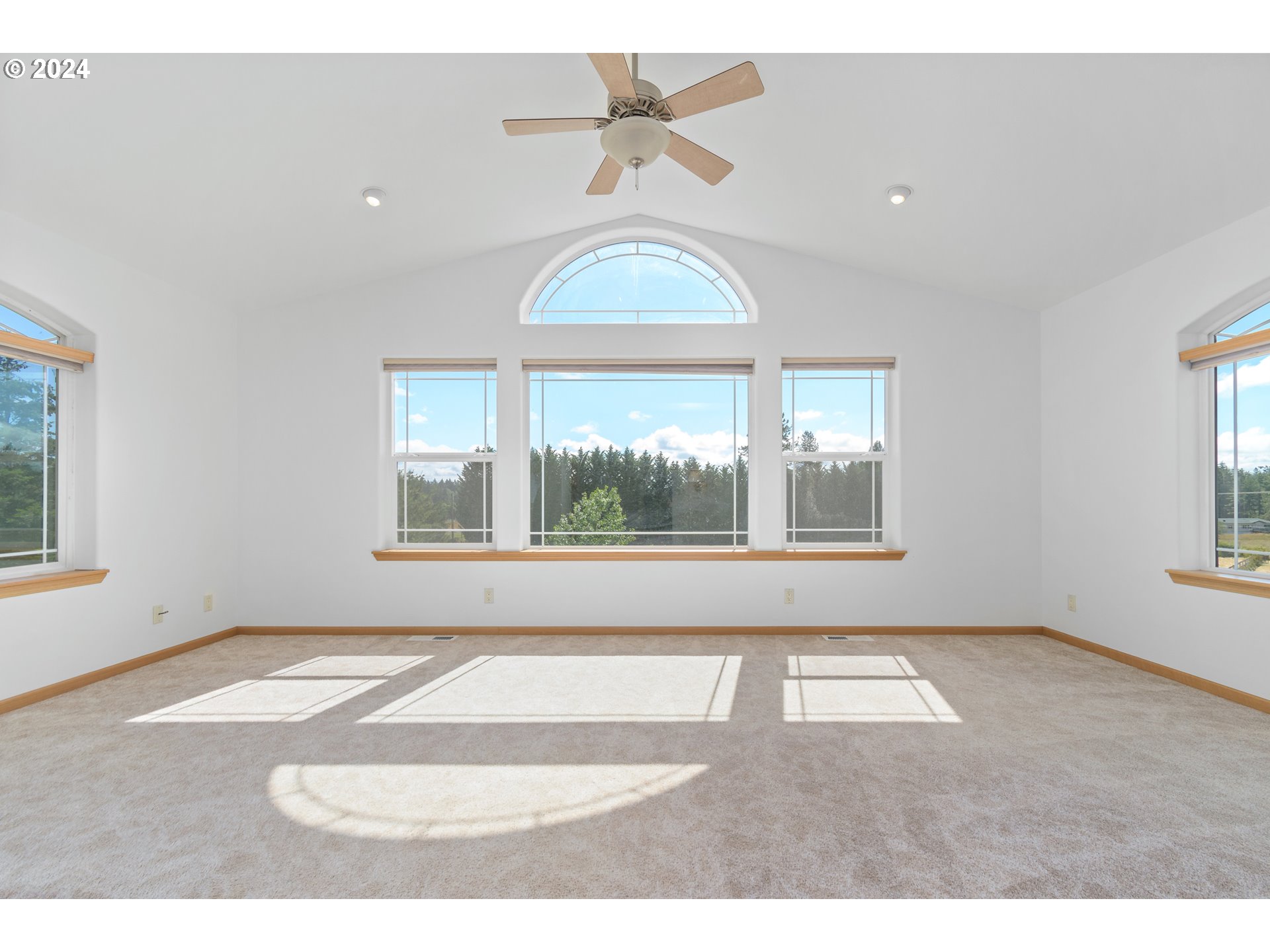 89584 Demming Road Elmira, OR 97437 - Photo 14 of 32 a view of an empty room with a window