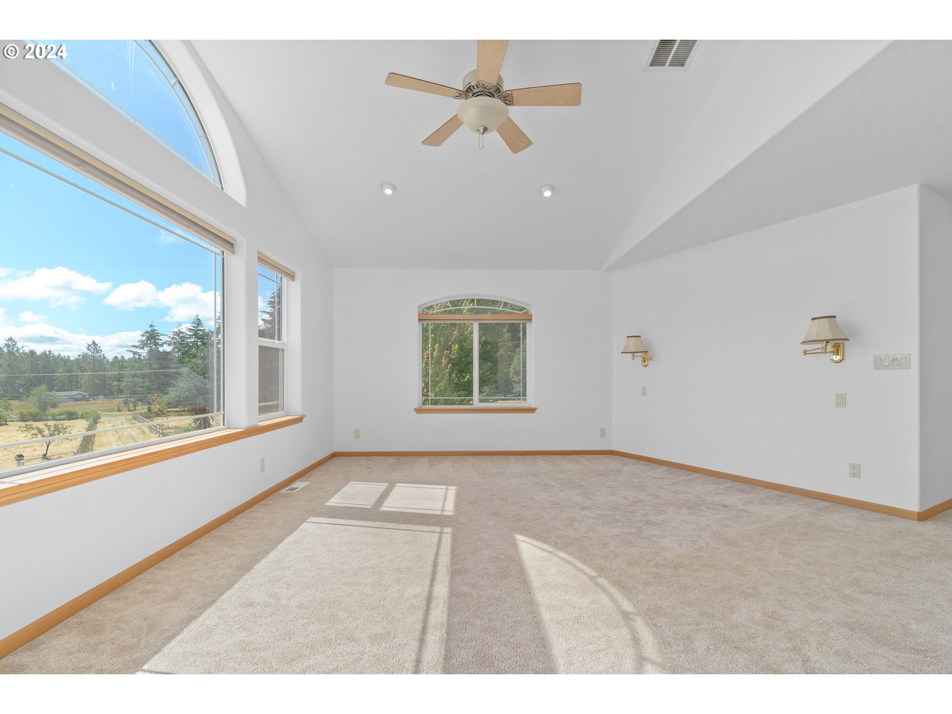 89584 Demming Road Elmira, OR 97437 - Photo 15 of 32 a view of an empty room with a window