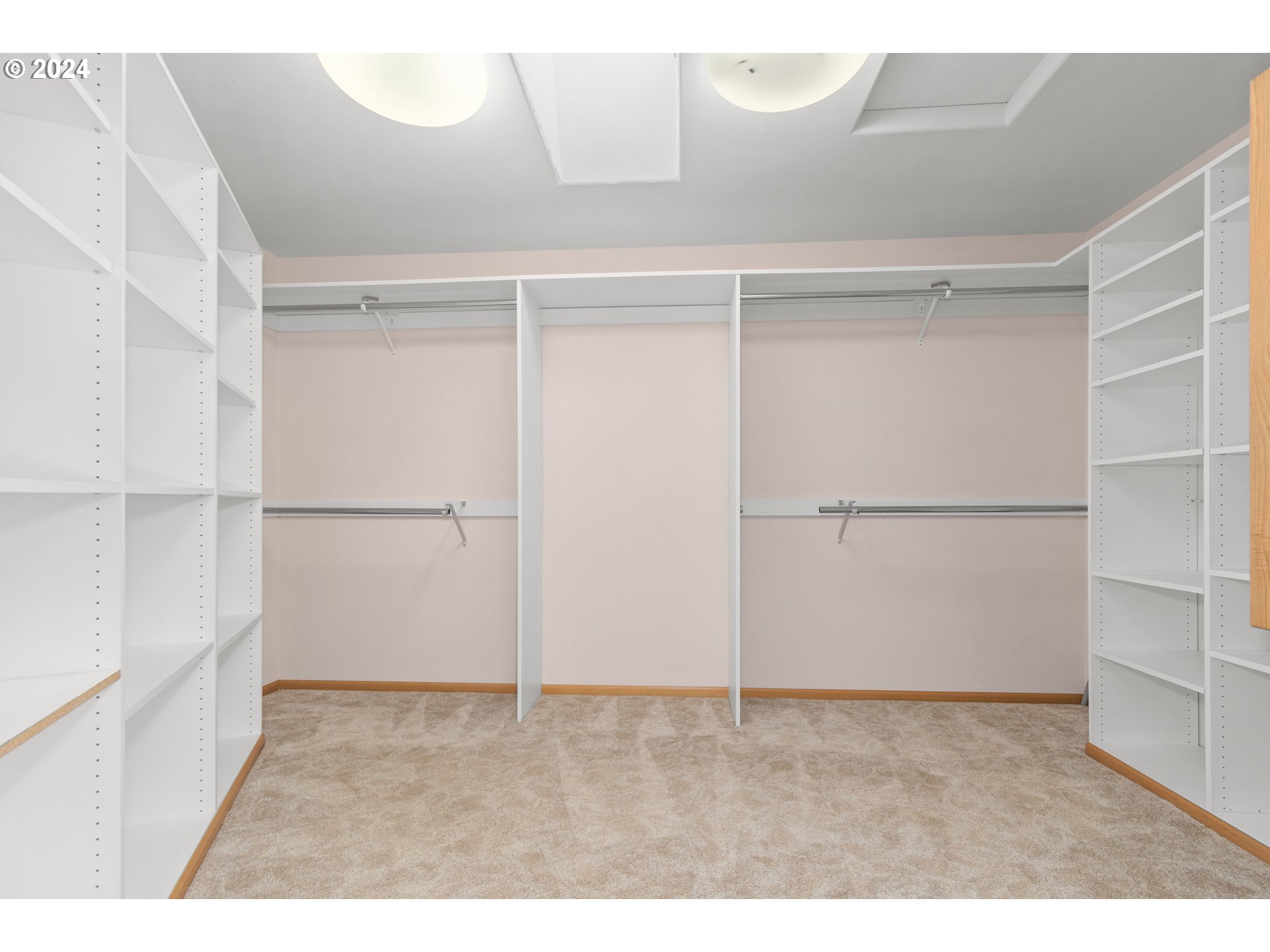 89584 Demming Road Elmira, OR 97437 - Photo 18 of 32 a view of an empty walk in closet
