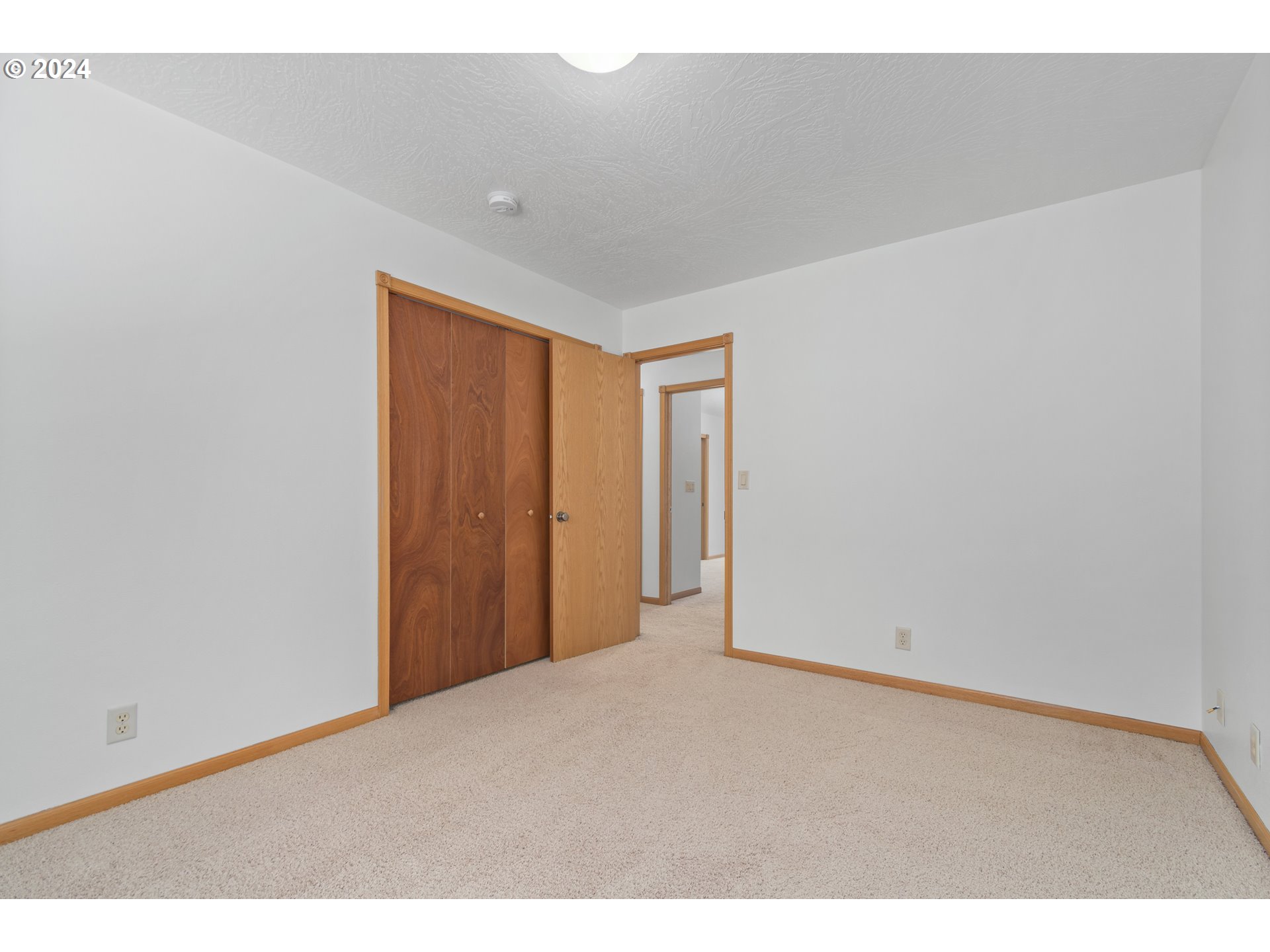 89584 Demming Road Elmira, OR 97437 - Photo 20 of 32 a view of an empty room
