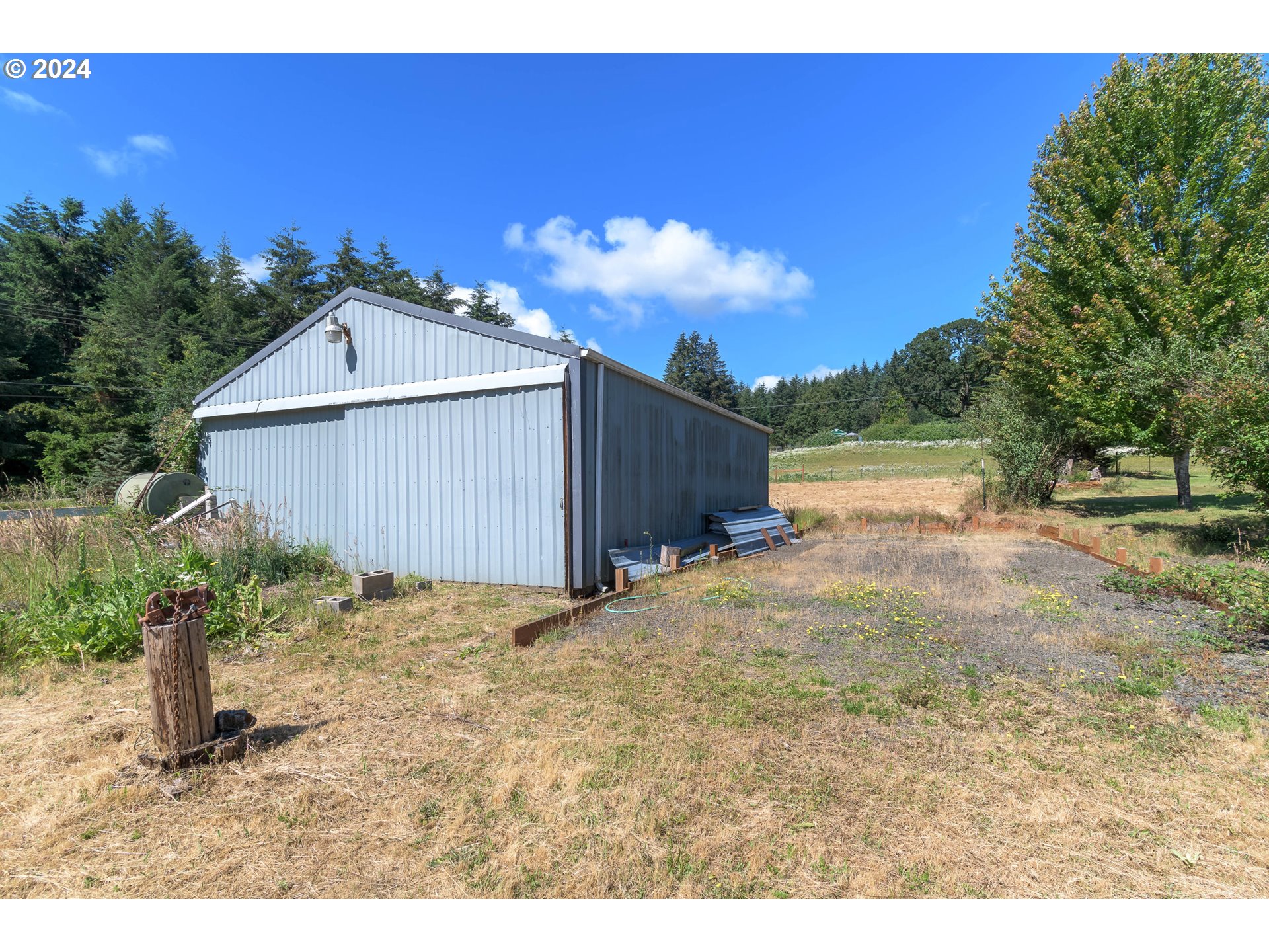 89584 Demming Road Elmira, OR 97437 - Photo 24 of 32 a view of a backyard