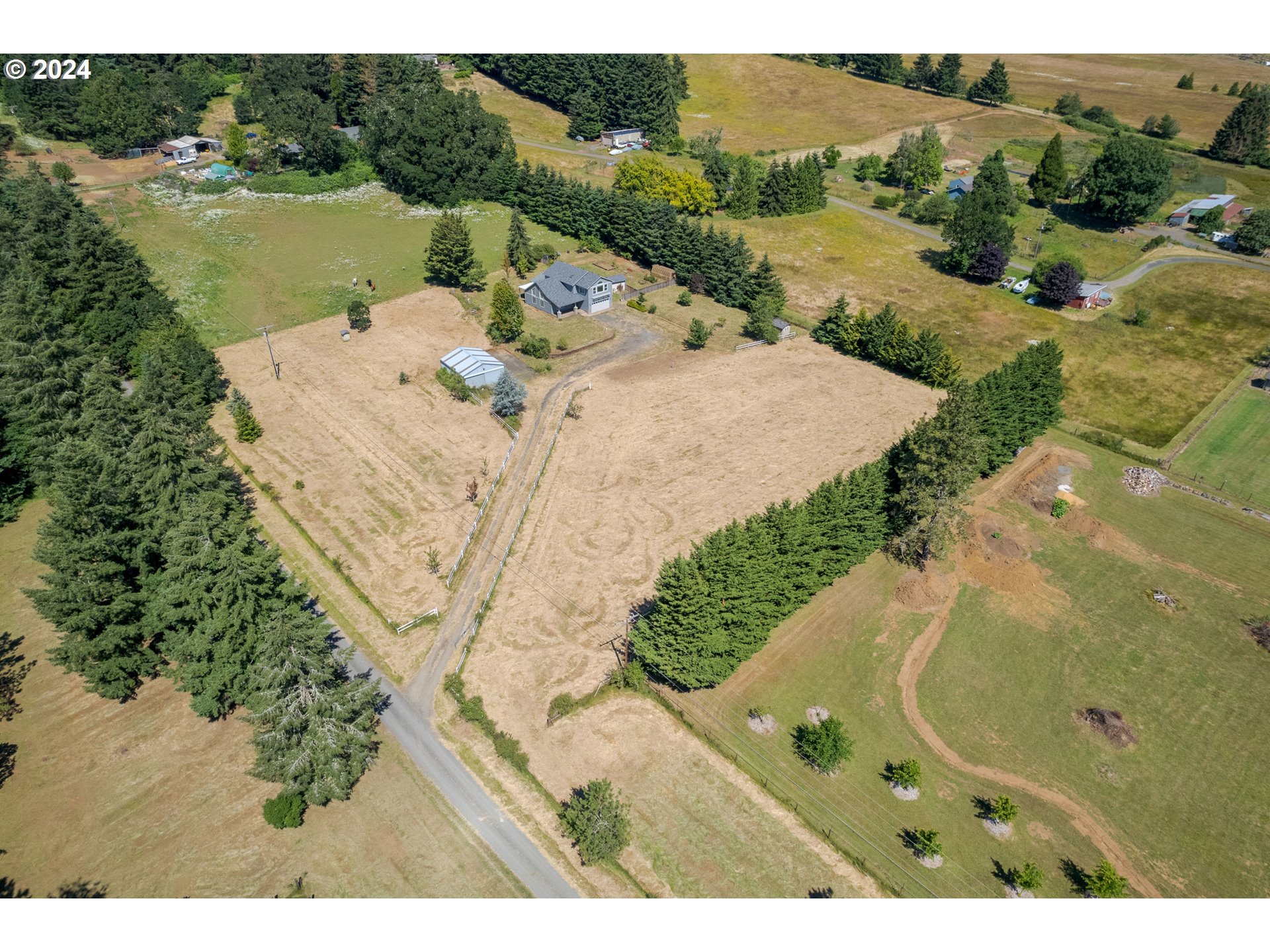 89584 Demming Road Elmira, OR 97437 - Photo 31 of 32 a view of a lake in middle of the town