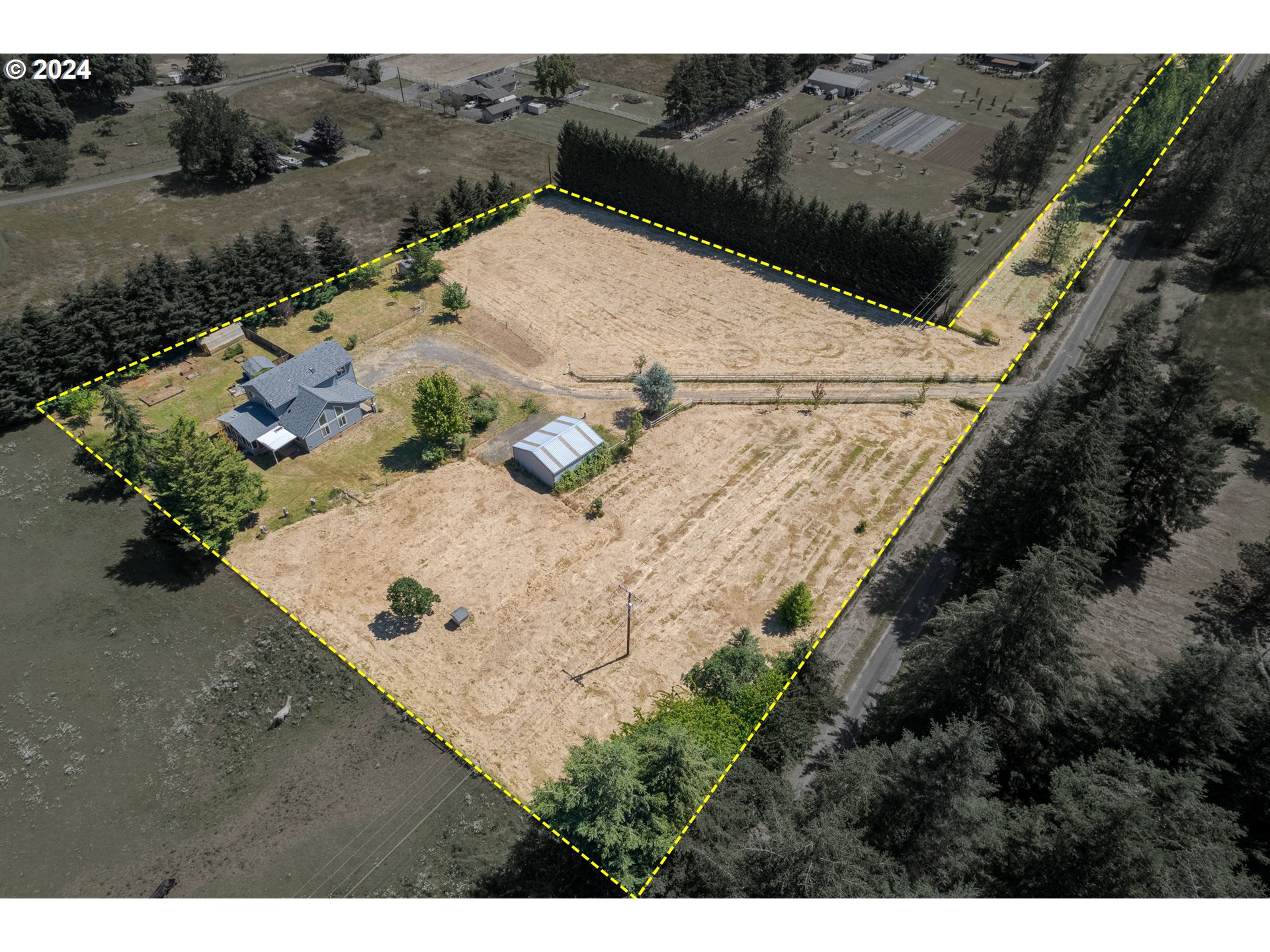 89584 Demming Road Elmira, OR 97437 - Photo 32 of 32 a view of a backyard of a house