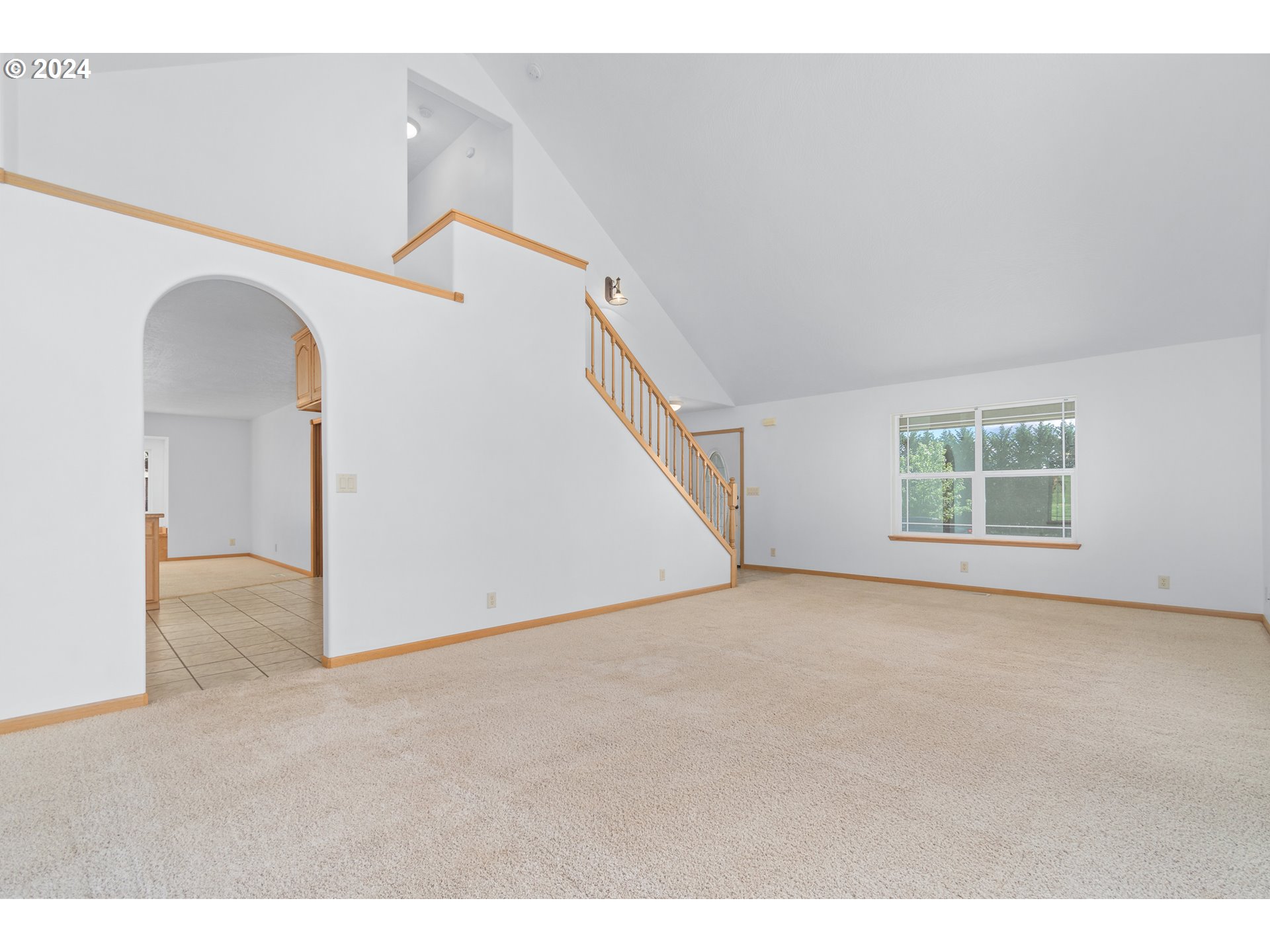 89584 Demming Road Elmira, OR 97437 - Photo 6 of 32 a view of an empty room with windows