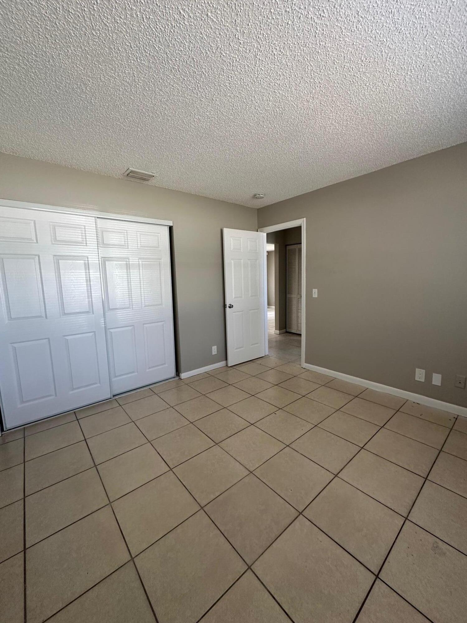 4760 Davis Road, Unit 4772 Lake Worth, FL 33461 - Photo 4 of 8 IMG_0032