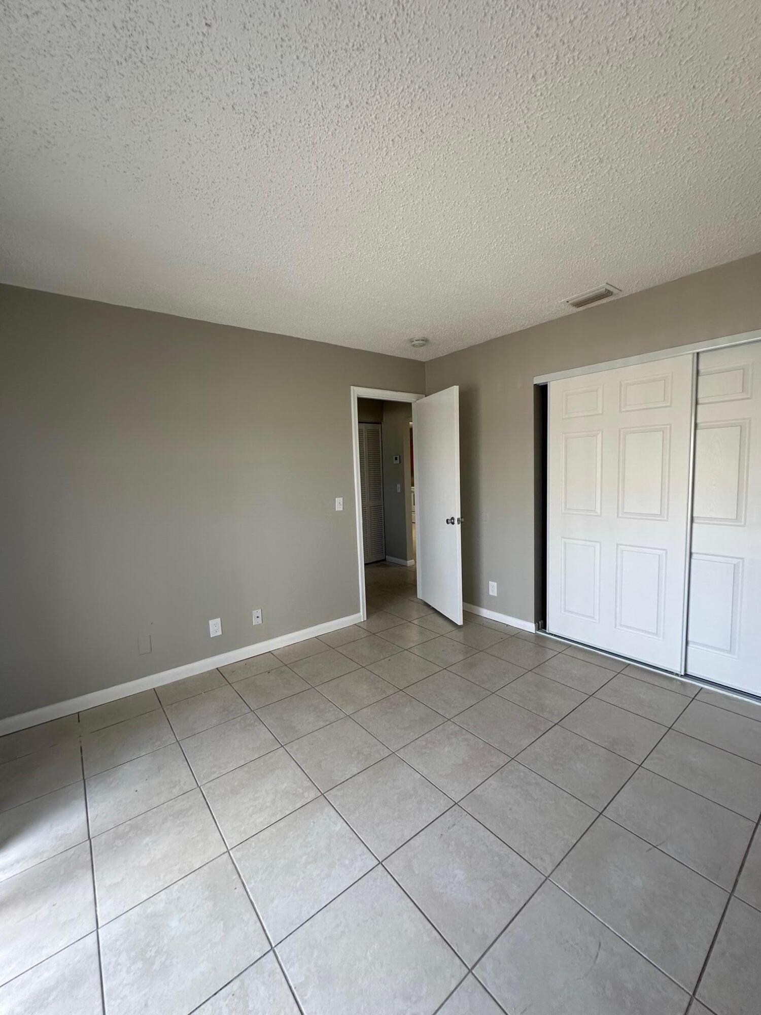 4760 Davis Road, Unit 4772 Lake Worth, FL 33461 - Photo 5 of 8 IMG_0033