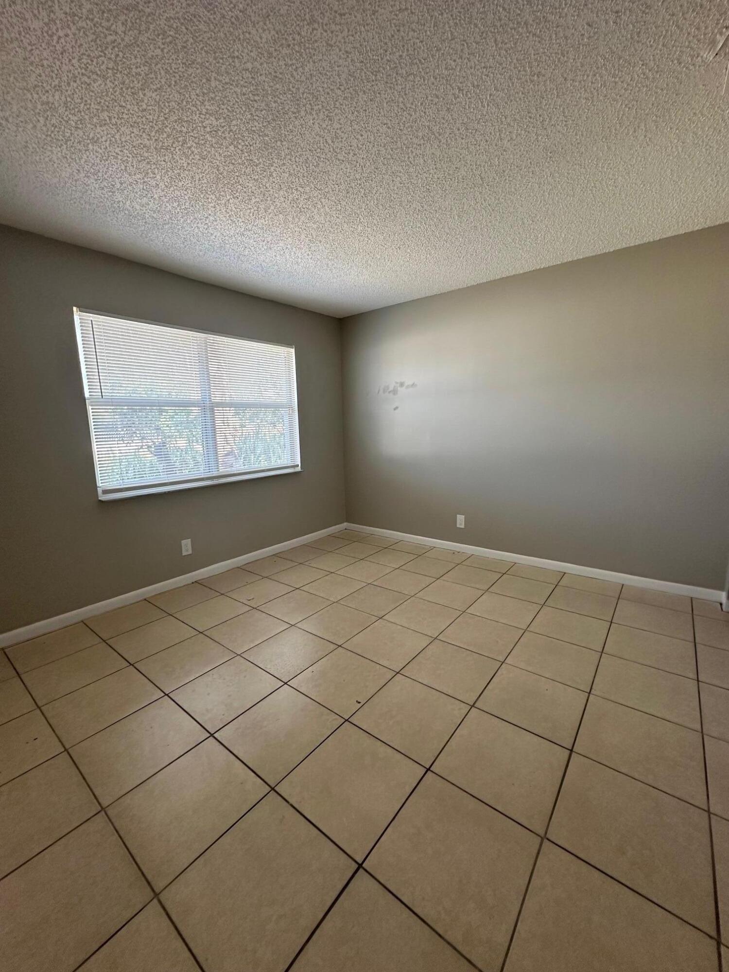 4760 Davis Road, Unit 4772 Lake Worth, FL 33461 - Photo 6 of 8 IMG_0031
