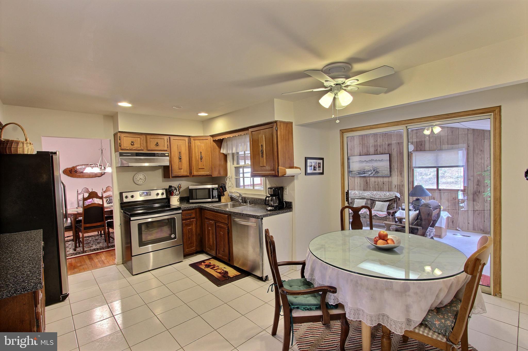 33 Stonegate Drive Silver Spring, MD 20905 - Photo 8 of 42 Kitchen