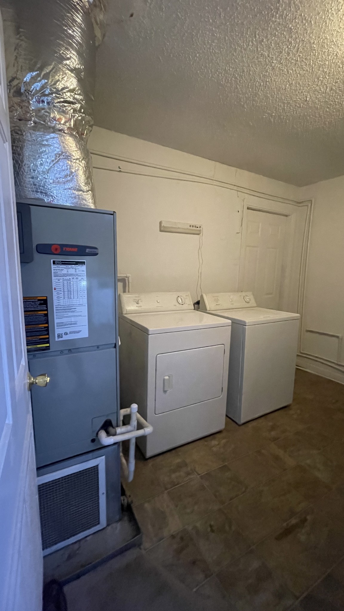 540 Canoe Branch Road Lebanon, TN 37087 - Photo 9 of 17 a utility room with dryer and washer