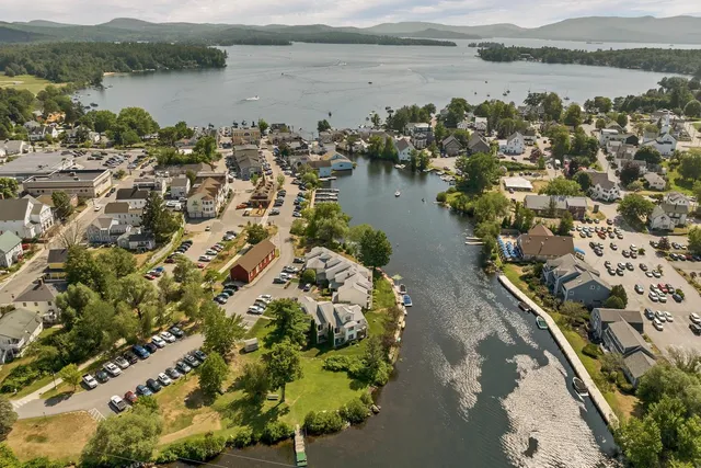 $795,000 | 68 Railroad Avenue, Unit 3, Wolfeboro, NH 03894