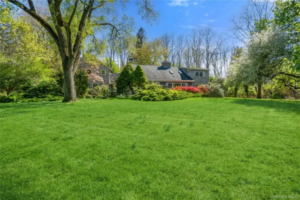 $949,990 | 42 Senne Road, Northport, NY 11768
