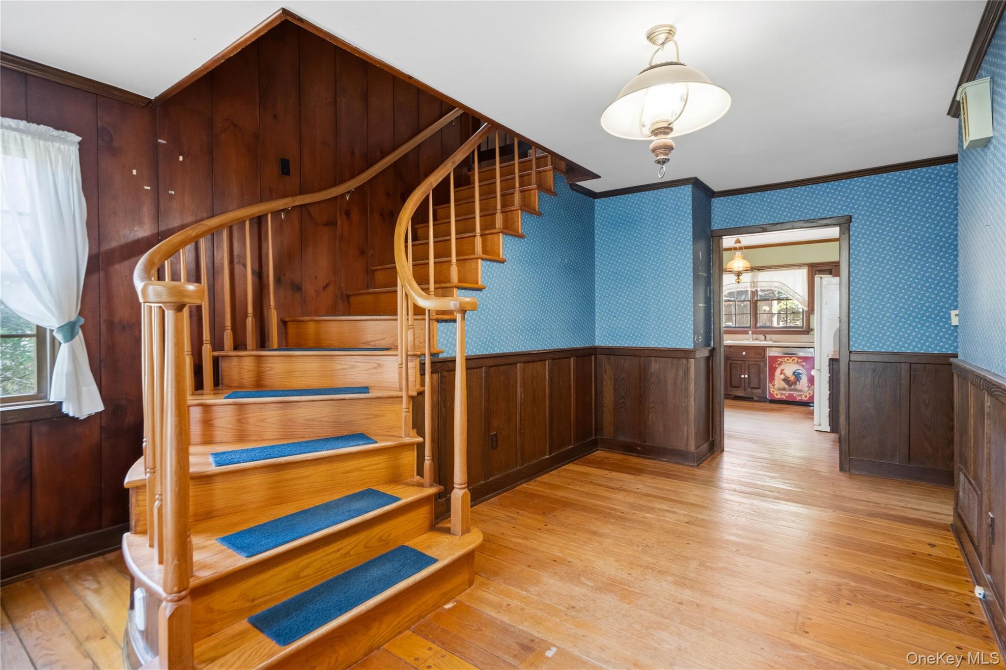 42 Senne Road Northport, NY 11768 - Photo 3 of 42