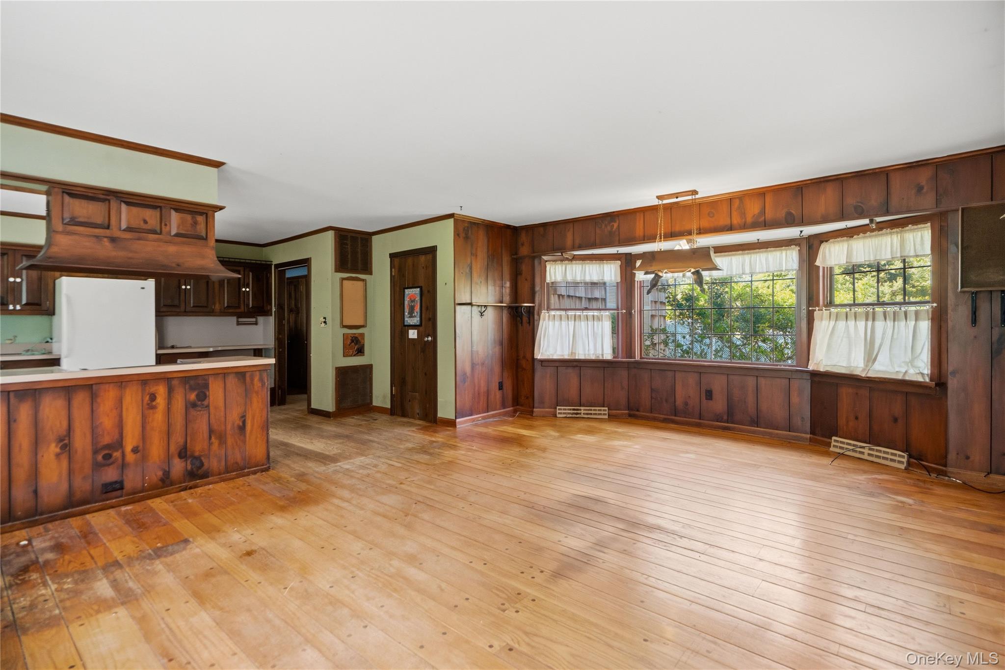 42 Senne Road Northport, NY 11768 - Photo 7 of 42