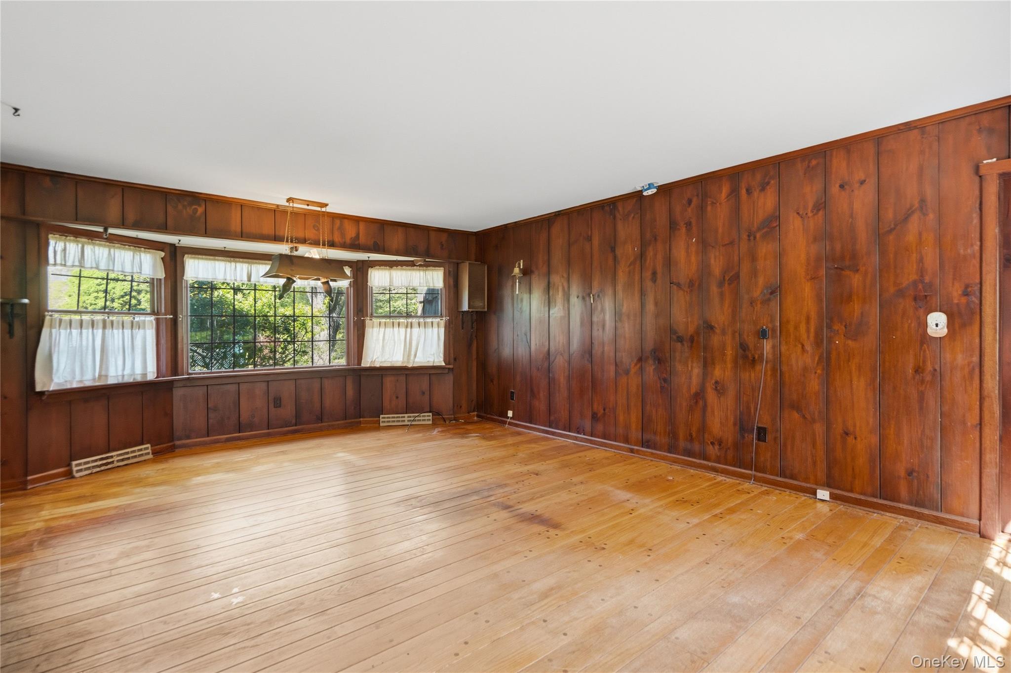 42 Senne Road Northport, NY 11768 - Photo 10 of 42
