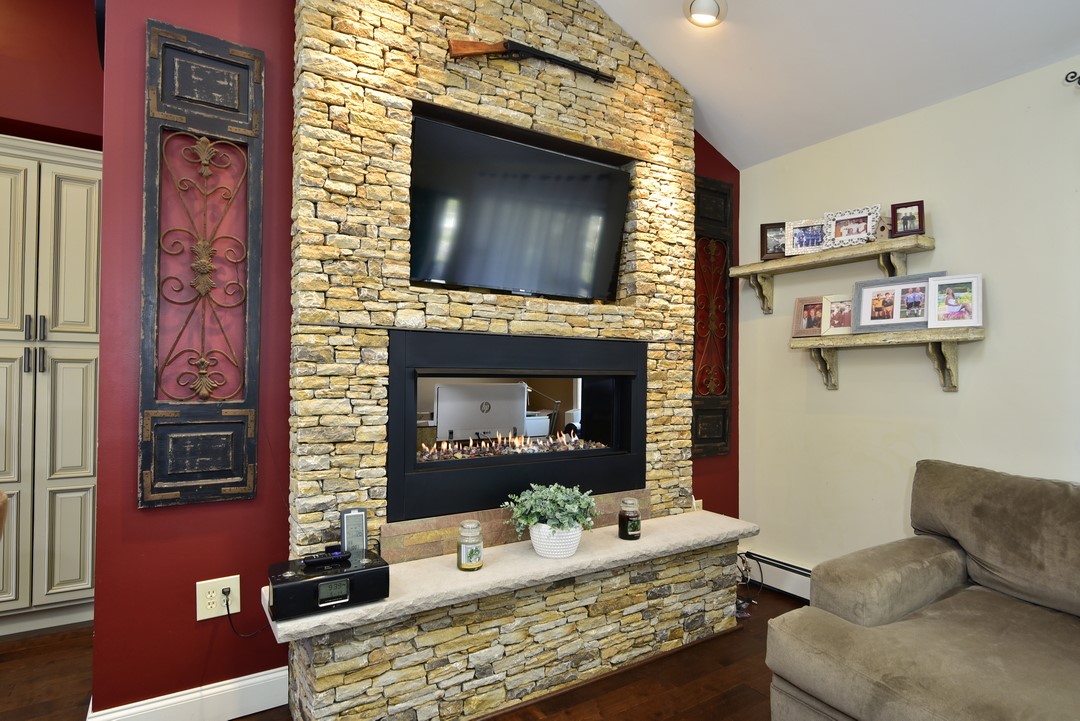 62 Reposa Square Portsmouth, RI 02871 - Photo 3 of 22