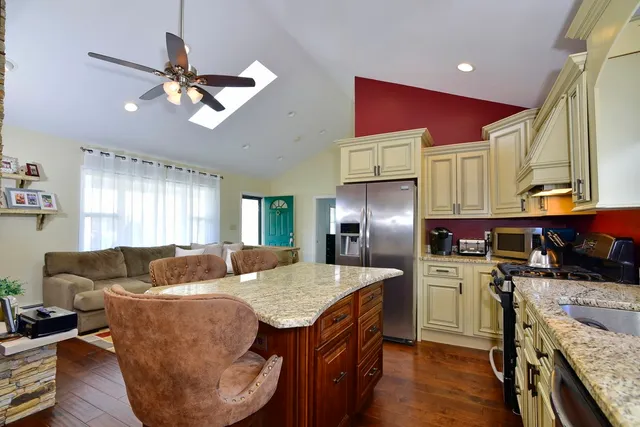 $2,950 | 62 Reposa Square, Portsmouth, RI 02871