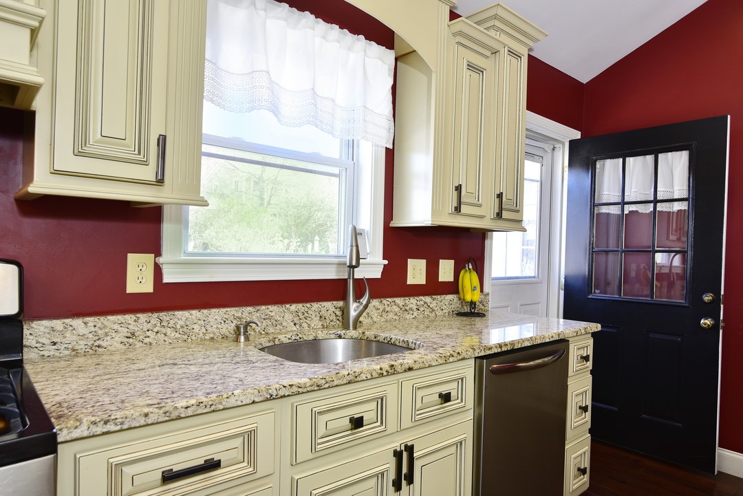 62 Reposa Square Portsmouth, RI 02871 - Photo 8 of 22