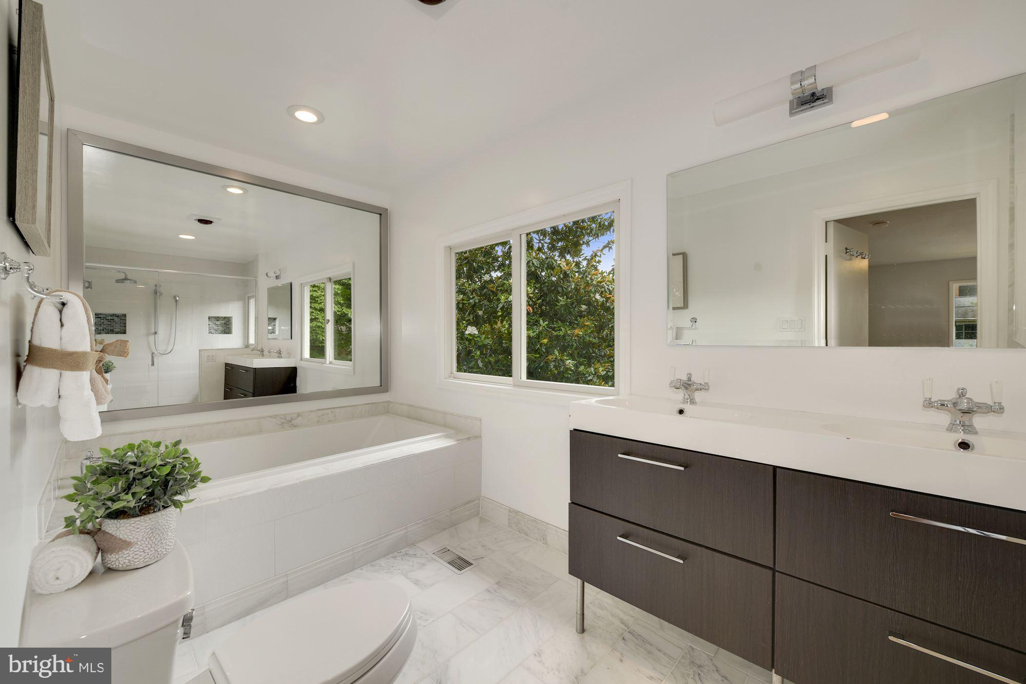 6100 Namakagan Road Bethesda, MD 20816 - Photo 21 of 54 Primary Bath