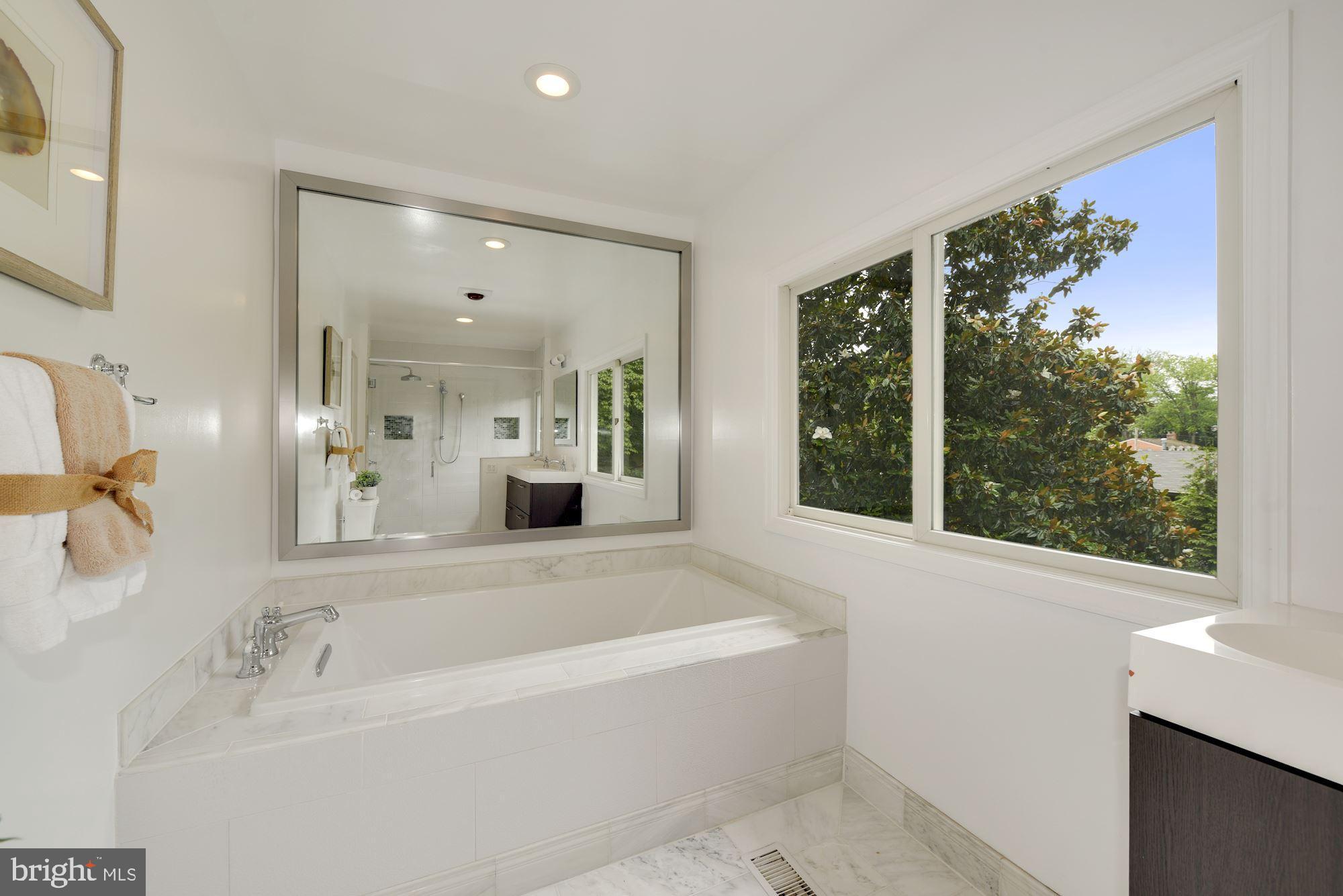 6100 Namakagan Road Bethesda, MD 20816 - Photo 23 of 54 Primary Bath with large soaking tub
