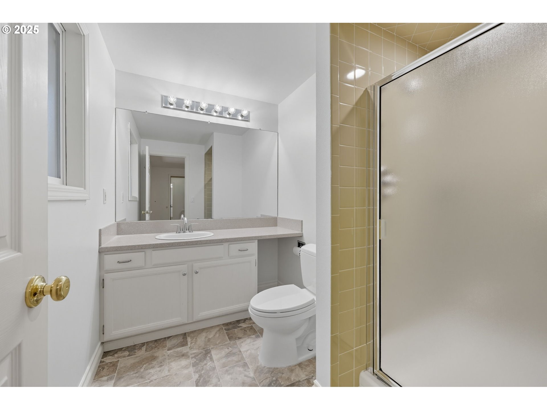 13525 Southwest Fircrest Court Beaverton, OR 97008 - Photo 11 of 35 Primary Bedroom