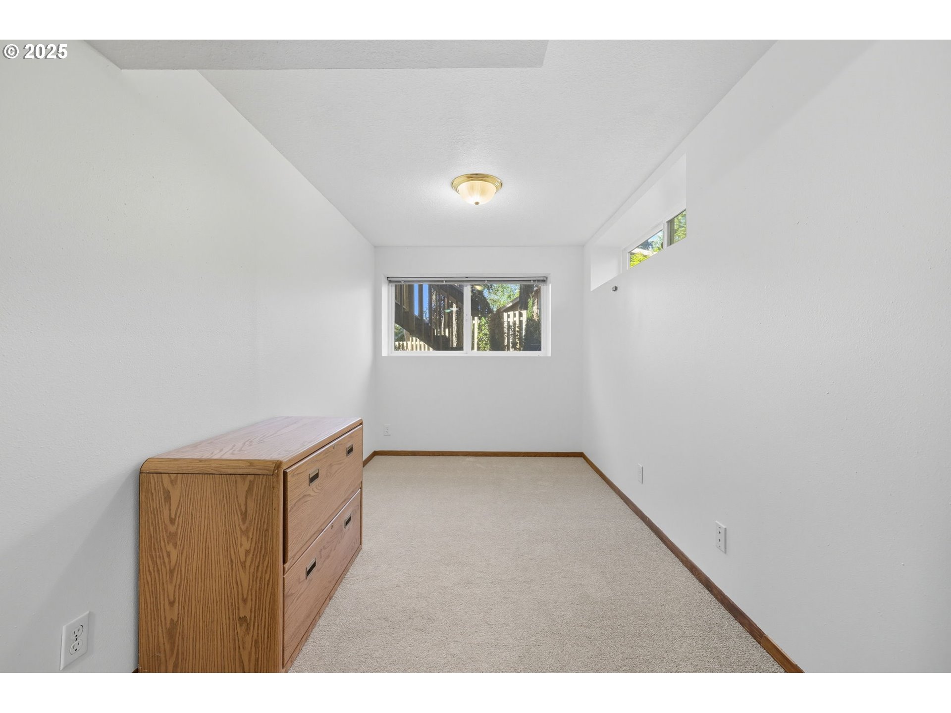 13525 Southwest Fircrest Court Beaverton, OR 97008 - Photo 18 of 35 Primary Bedroom