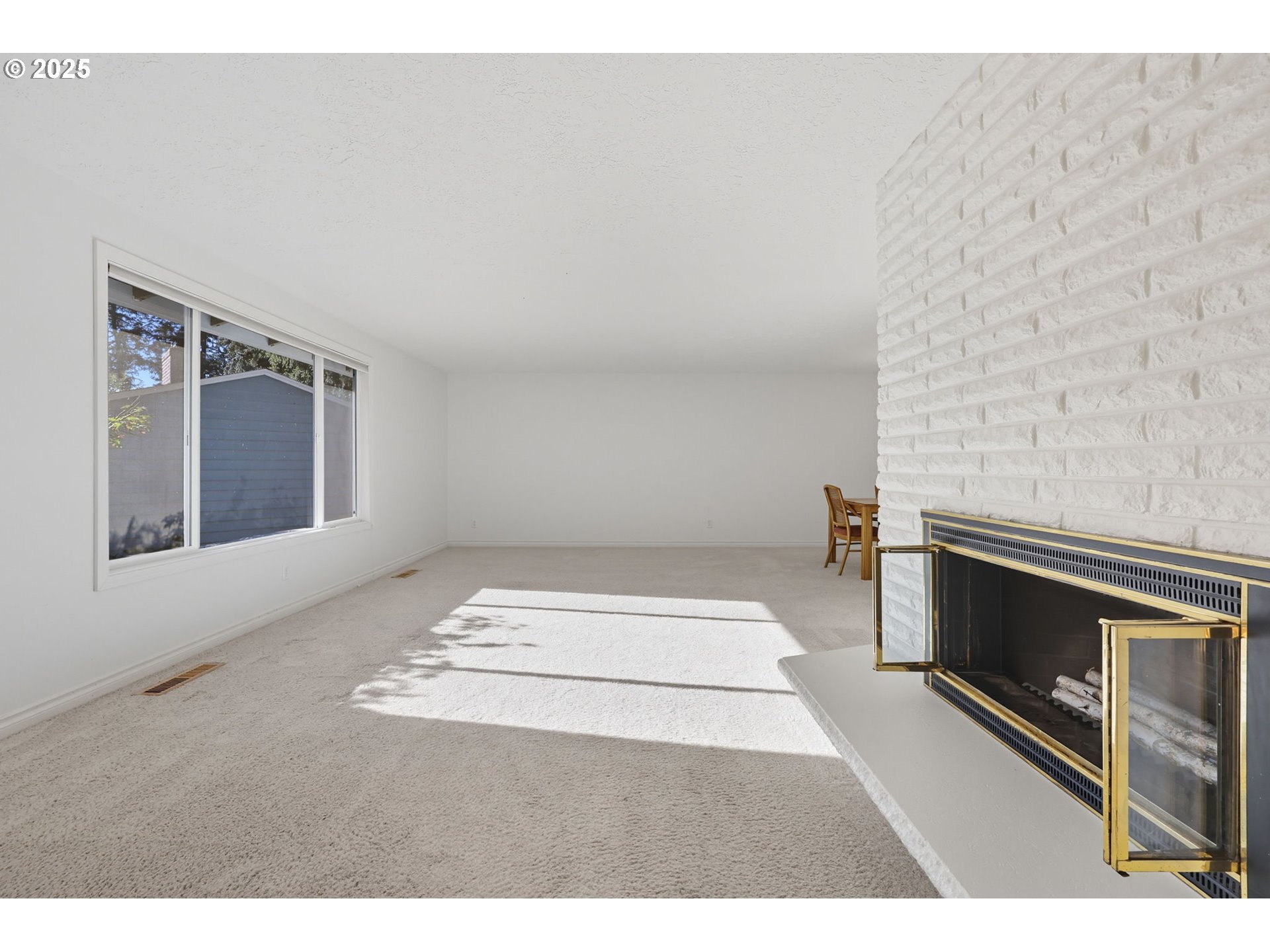 13525 Southwest Fircrest Court Beaverton, OR 97008 - Photo 4 of 35 Living Room