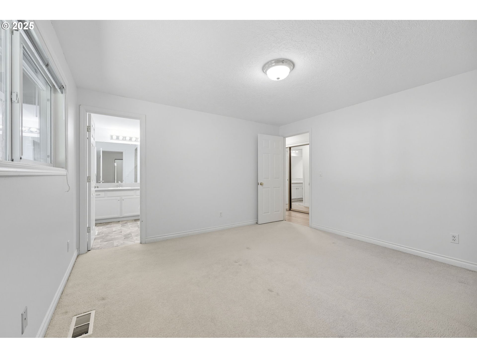 13525 Southwest Fircrest Court Beaverton, OR 97008 - Photo 10 of 35 Kitchen
