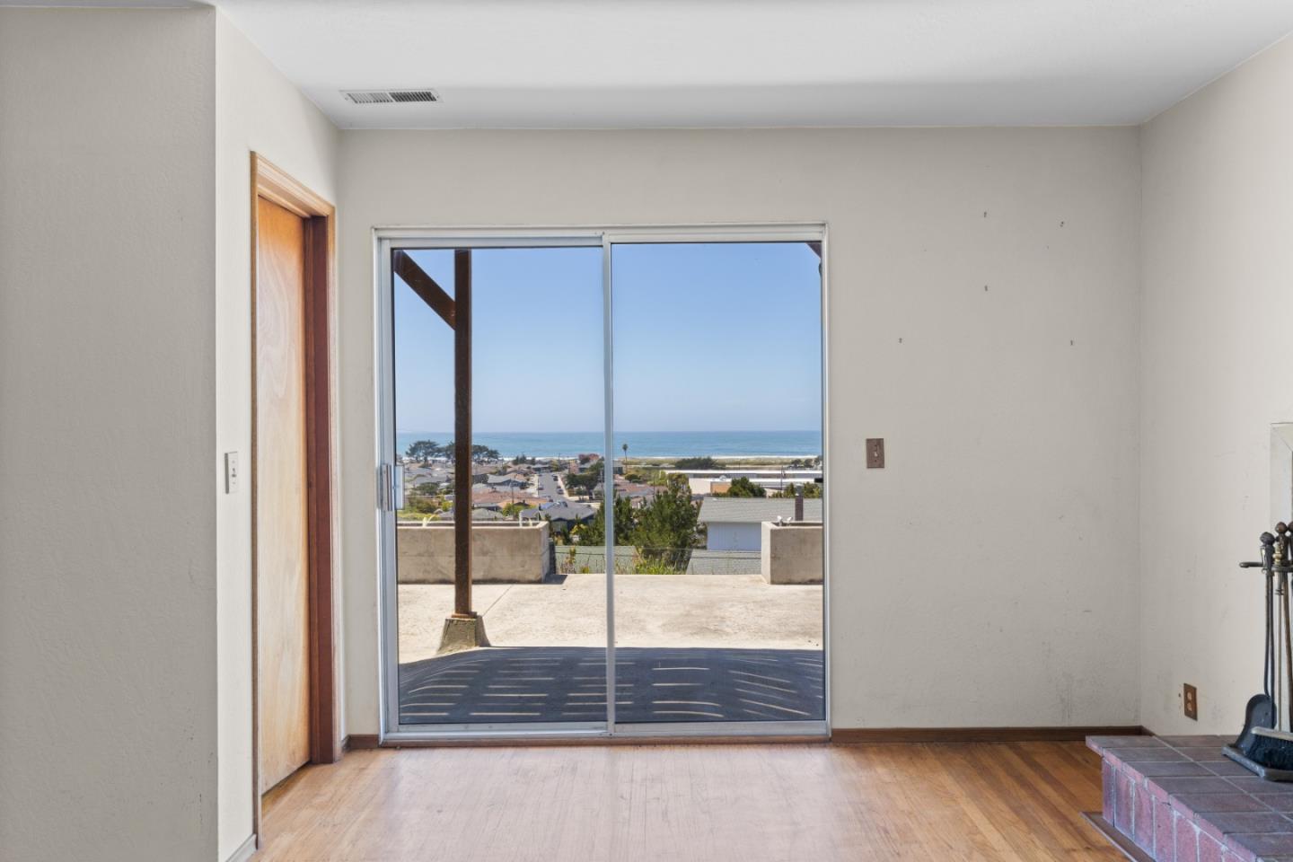 720 Alta Vista Drive Pacifica, CA 94044 - Photo 11 of 40 a view of living room