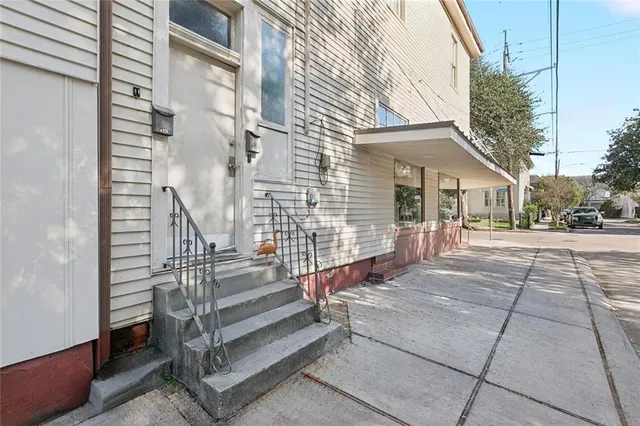 $1,800 | 5705 Prytania Street, New Orleans, LA 70115
