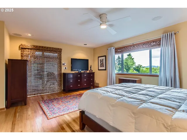 $1,299,000 | 7145 Southwest Gable Parkway, Portland, OR 97225