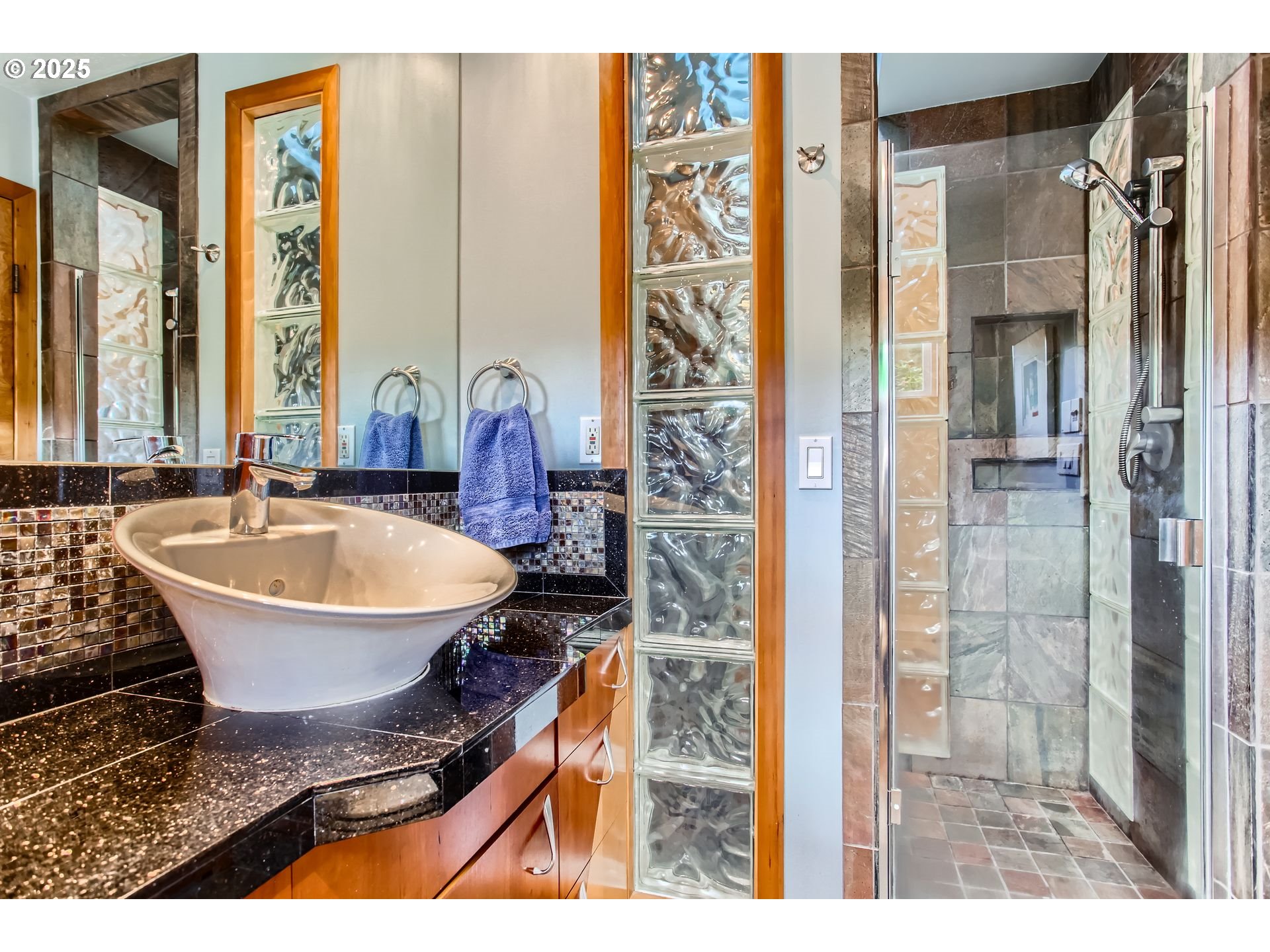 7145 Southwest Gable Parkway Portland, OR 97225 - Photo 20 of 45 Bathroom, Attached