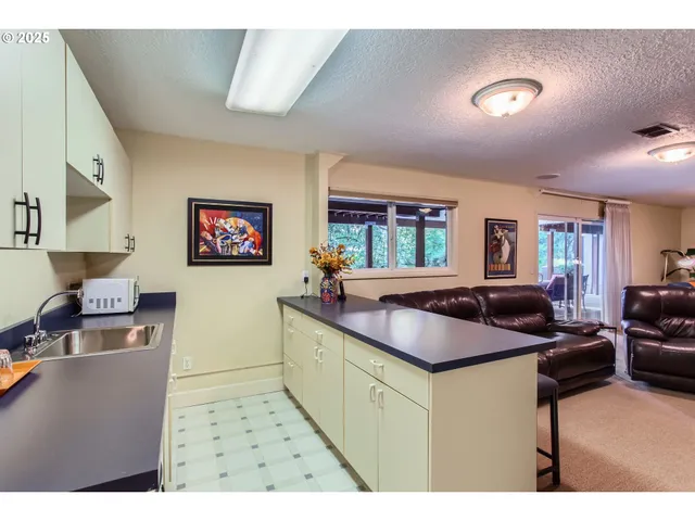 $1,299,000 | 7145 Southwest Gable Parkway, Portland, OR 97225